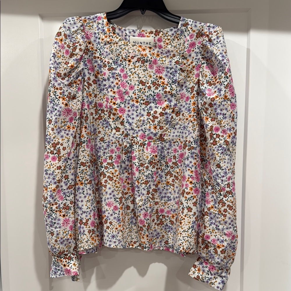 Cream Puff Sleeve Ruffled Blouse